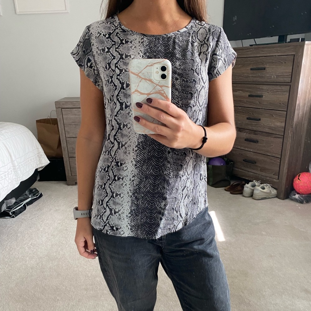 Joie Capsleeve Snake Print Silk Top Sz S
